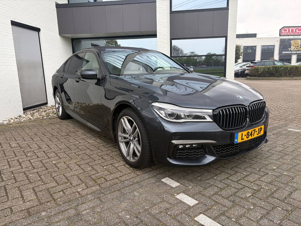 BMW 7-serie - 740e iPerformance High Executive HUD SOFTCLOSE MASSAGE VOLL - AutoWereld.nl