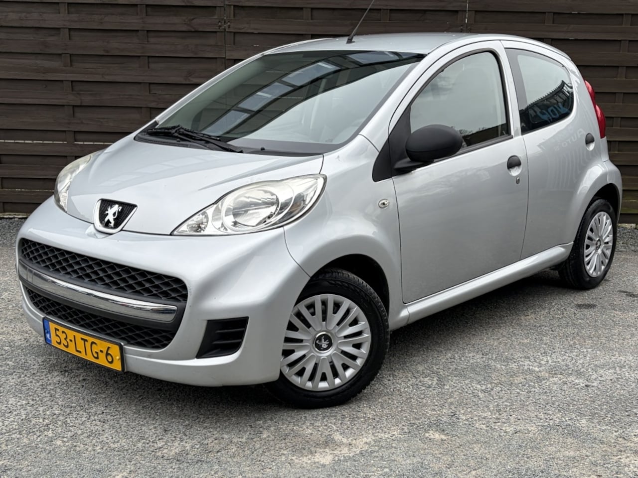 Peugeot 107 - 1.0-12V XR 5DRS / Nieuwe koppeling! - AutoWereld.nl