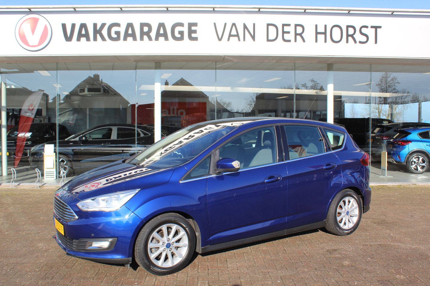 Ford C-Max - 1.0 Titanium 1.0 Titanium , 125pk , Hoge Zit Climate control , Panoramadak , Navigatie , Cruise control - AutoWereld.nl