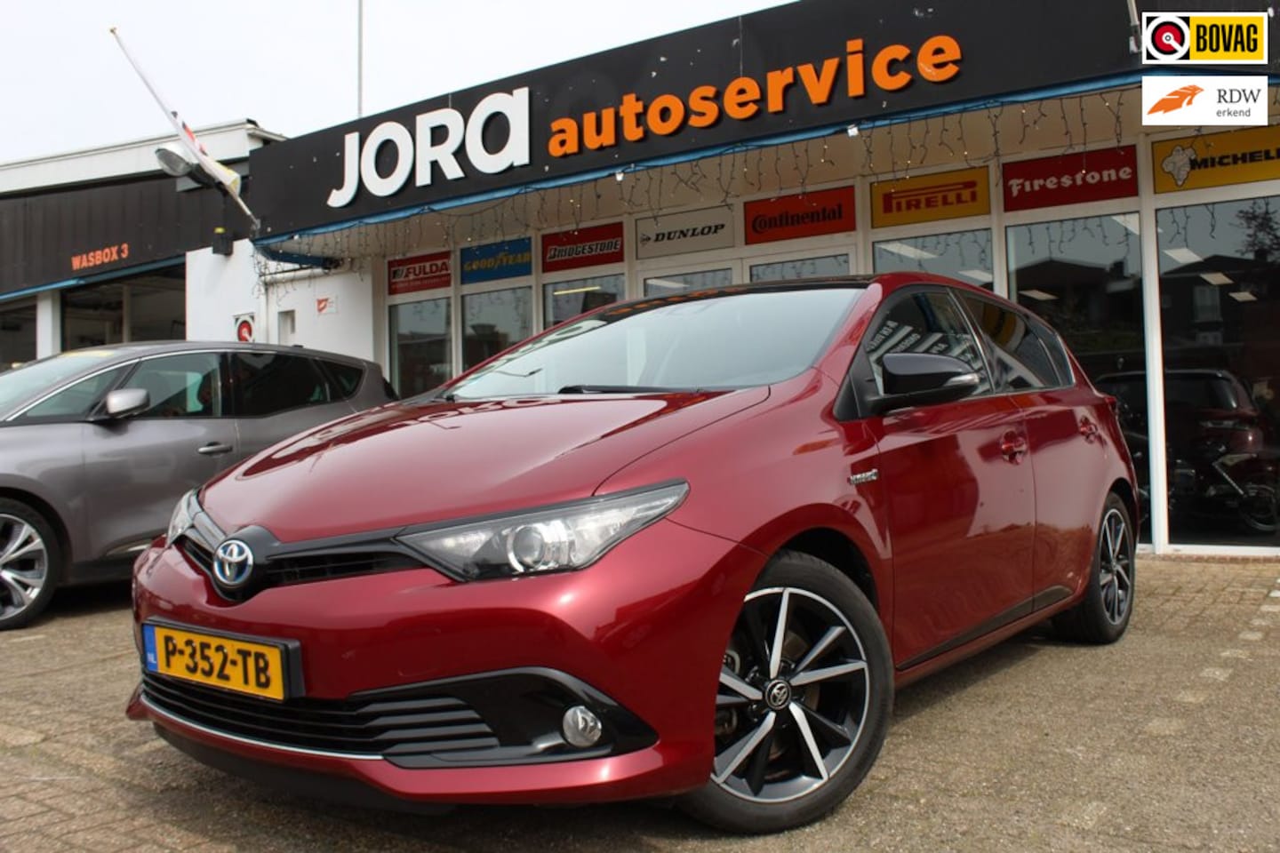Toyota Auris - 1.8 Hybrid Black Edition 1.8 Hybrid Black Edition - AutoWereld.nl