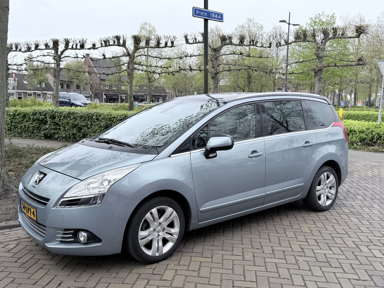 Peugeot 5008 - 1.6 THP Blue Lease Executive 7p. 1.6 THP Blue Lease Executive 7p. - AutoWereld.nl