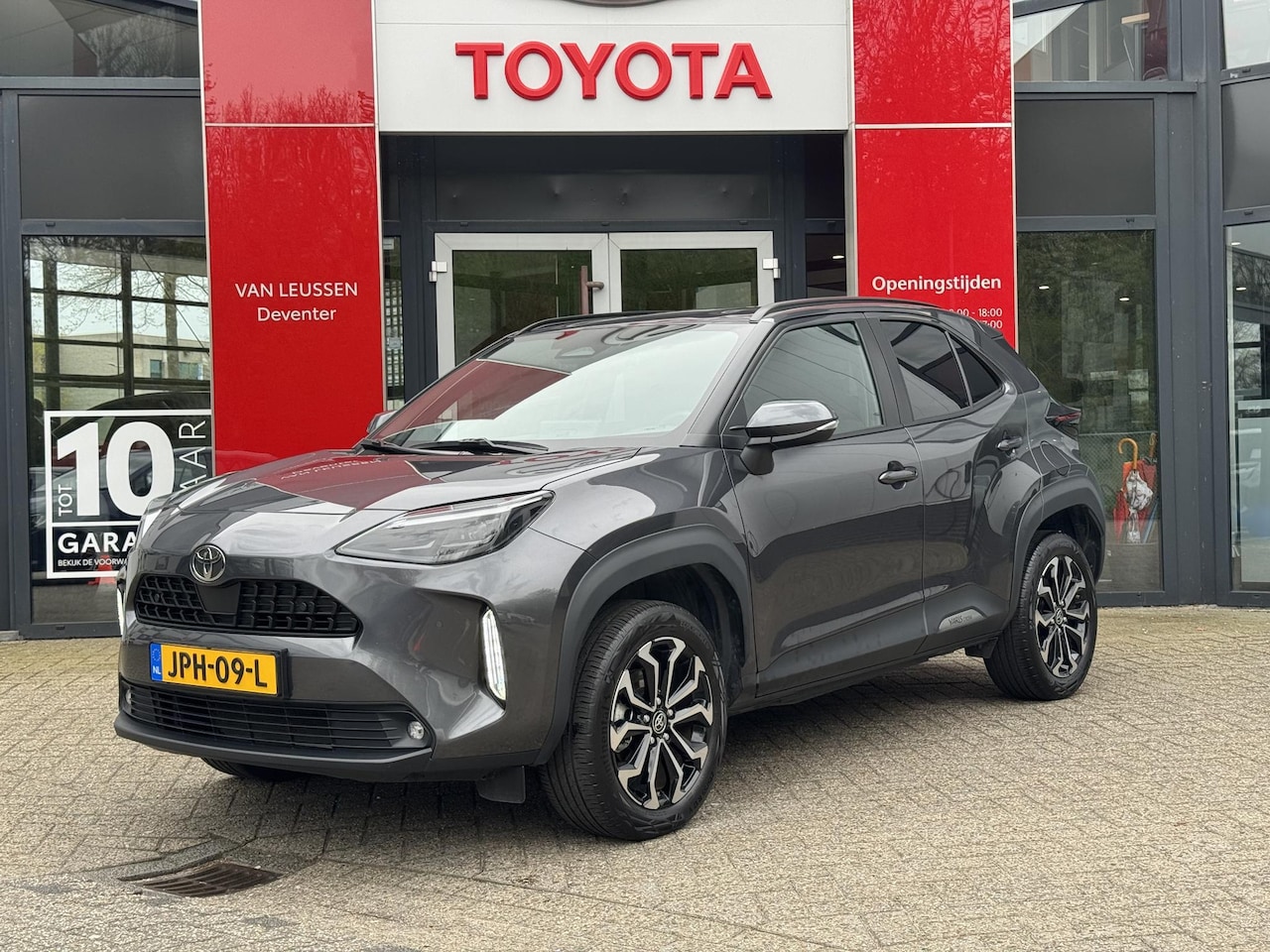 Toyota Yaris Cross - 1.5 Hybrid 115 First Edition APPLE/ANDROID STOEL/STUURVERWARMING NAVI AD-CRUISE PRIVACY-GL - AutoWereld.nl