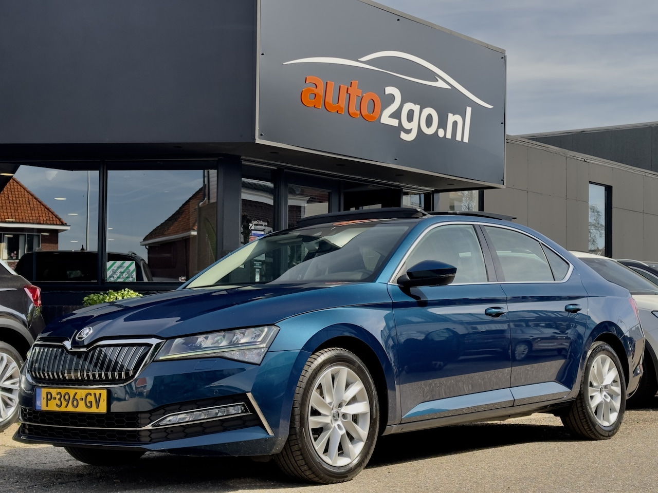 Skoda Superb - 1.4 TSI iV AUT6 EDITION PLUS PANODAK LEDER NAVI CAMERA DIGI-DASH APPLE-CARPLAY LED LMV PDC - AutoWereld.nl