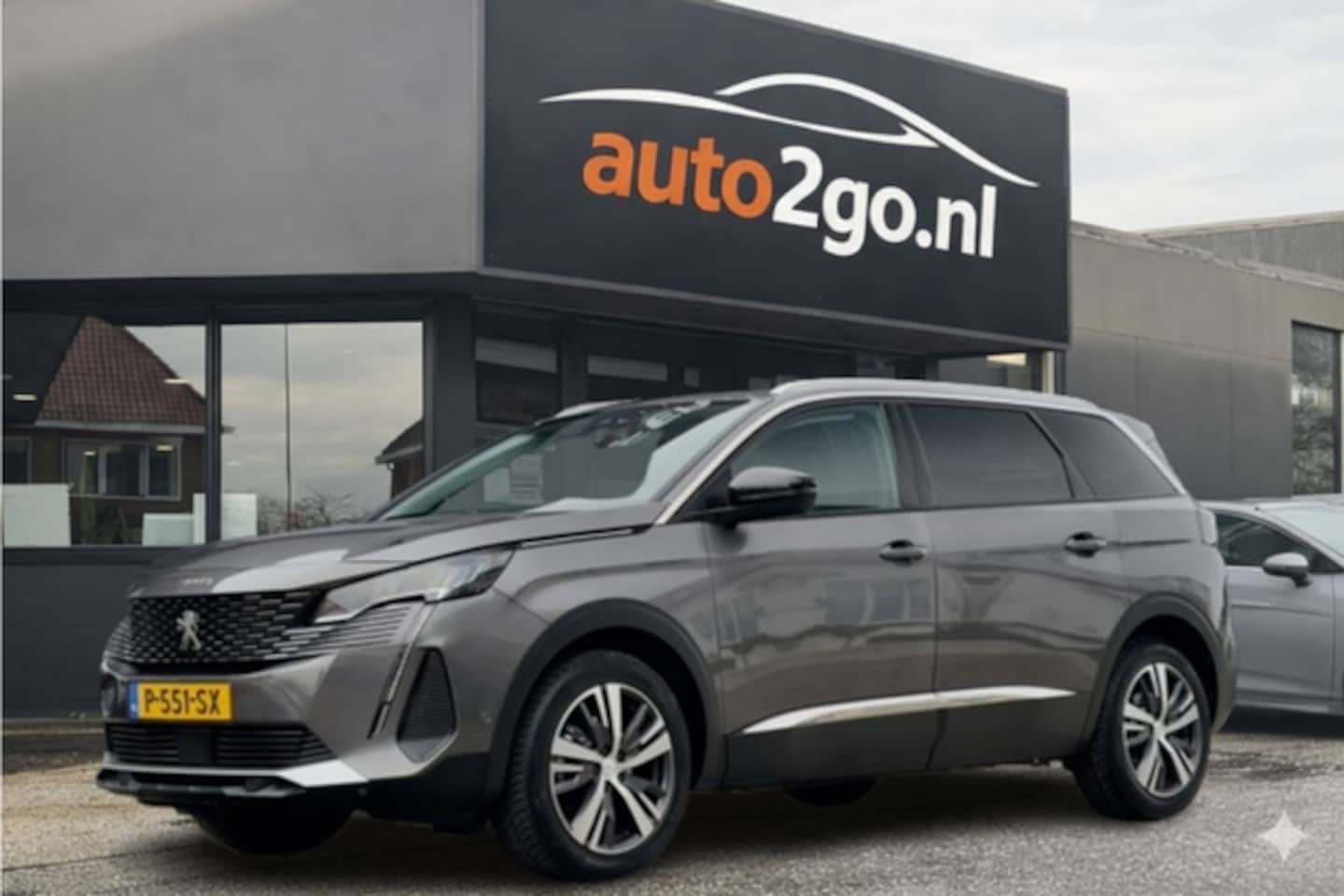 Peugeot 5008 - 1.2 AUT8 PURETECH ALLURE PACK. 7PERS LEDER NAVI CAMERA APPLE-CARPLAY DIGI-DASH LED LMV PDC - AutoWereld.nl