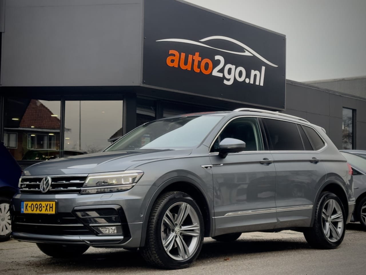 Volkswagen Tiguan Allspace - 1.5 TSI AUT 7PERS 3xR-LINE PANODAK LEDER NAVI CAMERA DIGI-DASH APPLE-CARPLAY LED LMV PDC - AutoWereld.nl