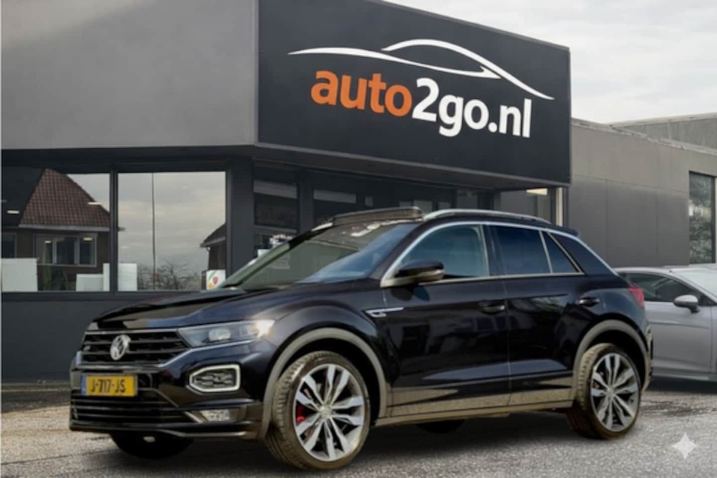 Volkswagen T-Roc - 1.5 TSI AUT7 SPORT 2X R-LINE 104D.KM PANODAK 20 INCH-LMV NAVI CAMERA DIGI-DASH APPLE-CARPL - AutoWereld.nl