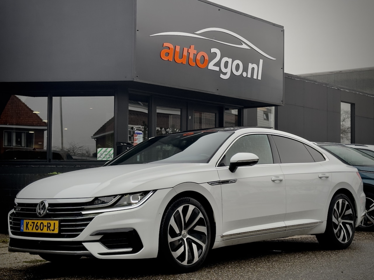 Volkswagen Arteon - 2.0 TSI AUT7 3X R-LINE 191PK PANODAK LEDER NAVI DIGI-DASH  APPLE-CARPLAY LED 20 INCH-LMV P - AutoWereld.nl
