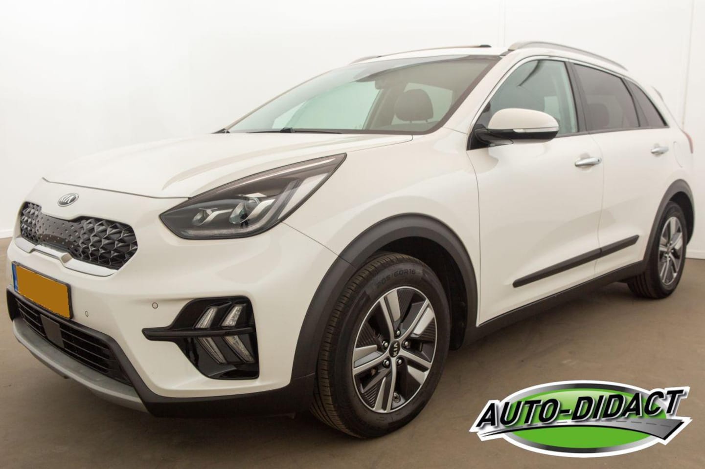 Kia Niro - 1.6 GDi Hybrid Automaat Elek Dak Navi Camera ExecutiveLine - AutoWereld.nl