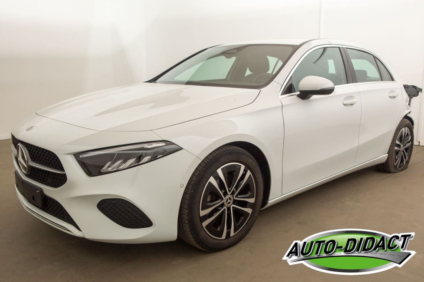 Mercedes-Benz A-klasse - A180 Automaat Digi Dash Navi Camera - AutoWereld.nl