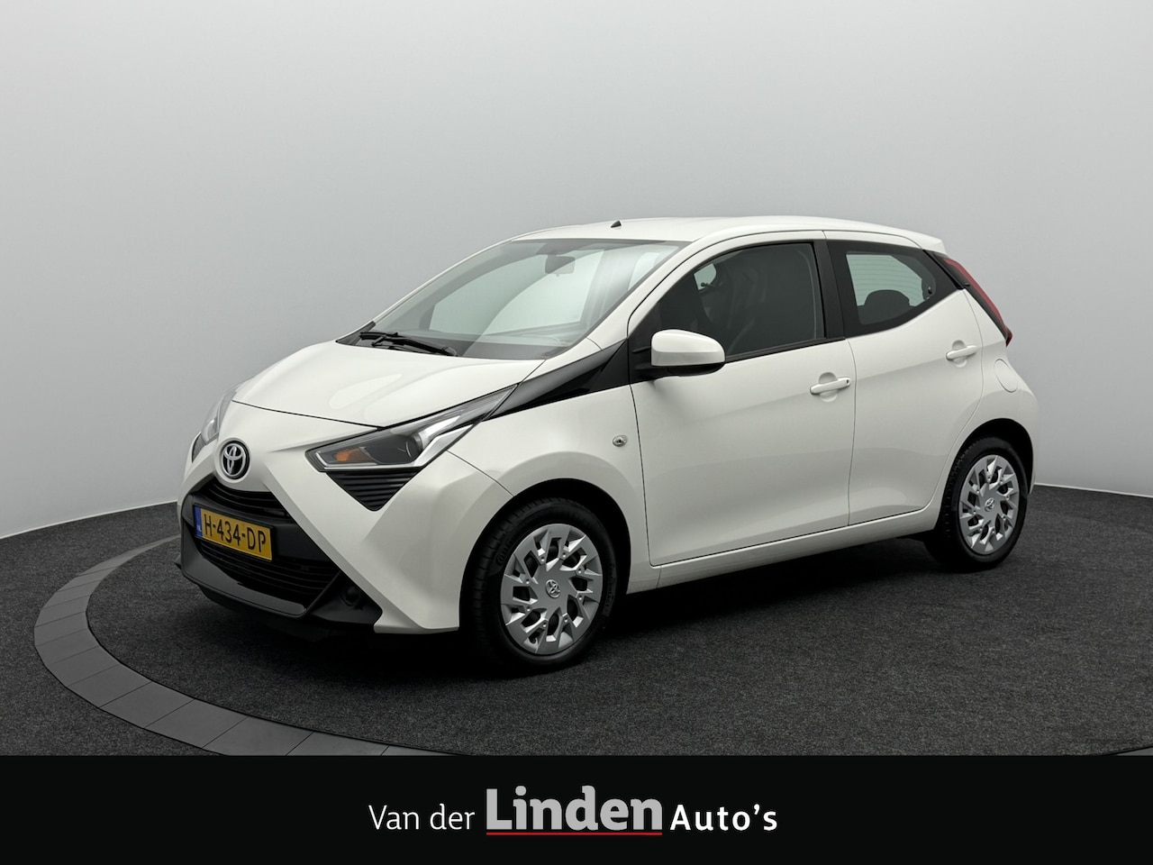 Toyota Aygo - 1.0 VVT-i x-play Limited | Navigatie | Camera | Carplay&Android | Airco - AutoWereld.nl