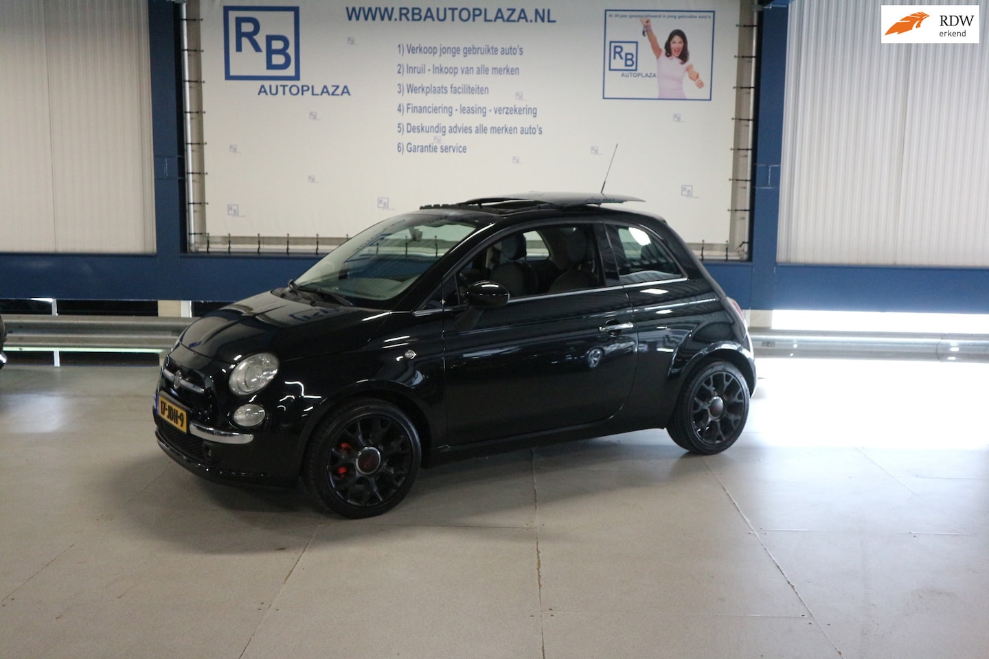 Fiat 500 - 1.4-16V Lounge PANO/ LEER/ BLACK PACK - AutoWereld.nl