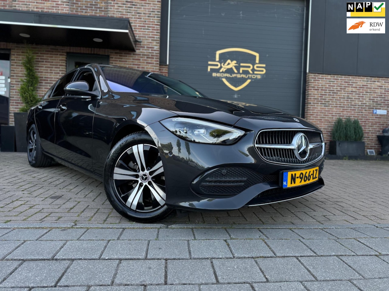 Mercedes-Benz C-klasse - 180 Luxury Line Automaat 170PK zeer nette Dealer Garantie - AutoWereld.nl