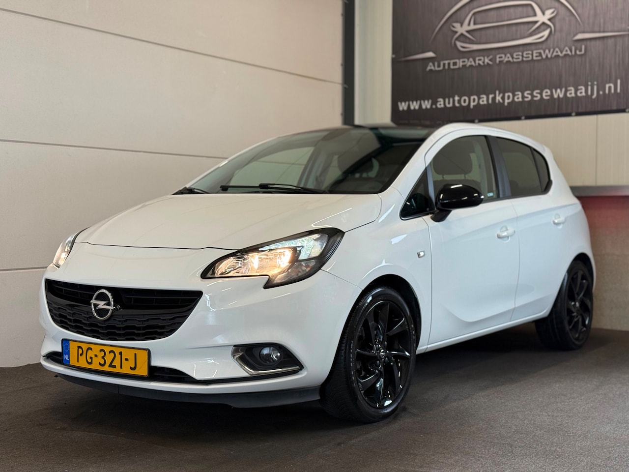 Opel Corsa - 1.0 Turbo Color Edition 1.0 Turbo Color Edition, Apple Carplay, Cruise Control, Parkeersensoren Achter, Airco, LED - AutoWereld.nl
