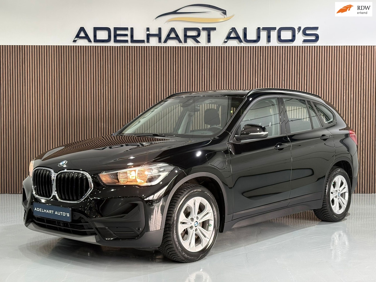 BMW X1 - XDrive25e Executive Automaat / Navigatie full map / Cruise control / Climate control / Par - AutoWereld.nl