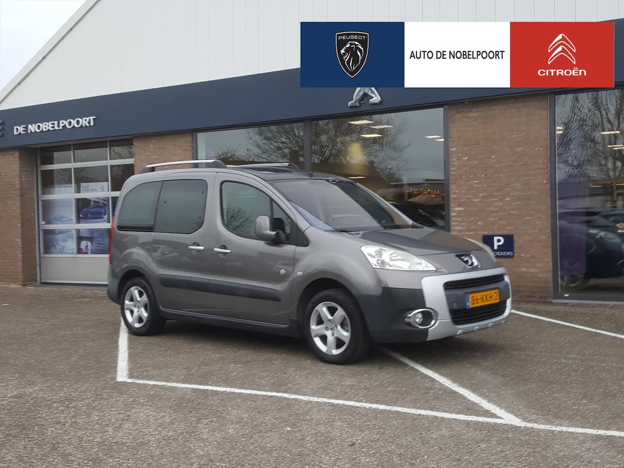Peugeot Partner Tepee - 1.6VTI-110PK Outdoor Zenith-dak | Trekhaak | Panoramadak | Airco| Cruise control | Radio & - AutoWereld.nl