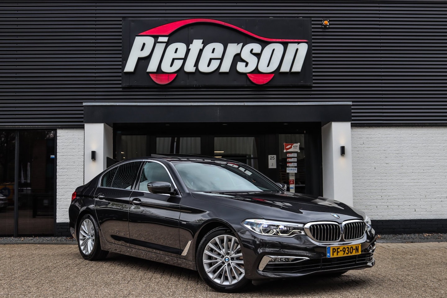 BMW 5-serie - 540i High Executive NAP 1E EIGENAAR VOL OPTIES! - AutoWereld.nl