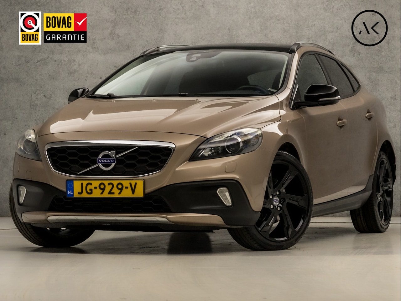 Volvo V40 Cross Country - 1.6 T4 Summum Luxury 180Pk Automaat (PANORAMADAK, NAVIGATIE, LEDER, MEMORY SEATS, CAMERA, - AutoWereld.nl