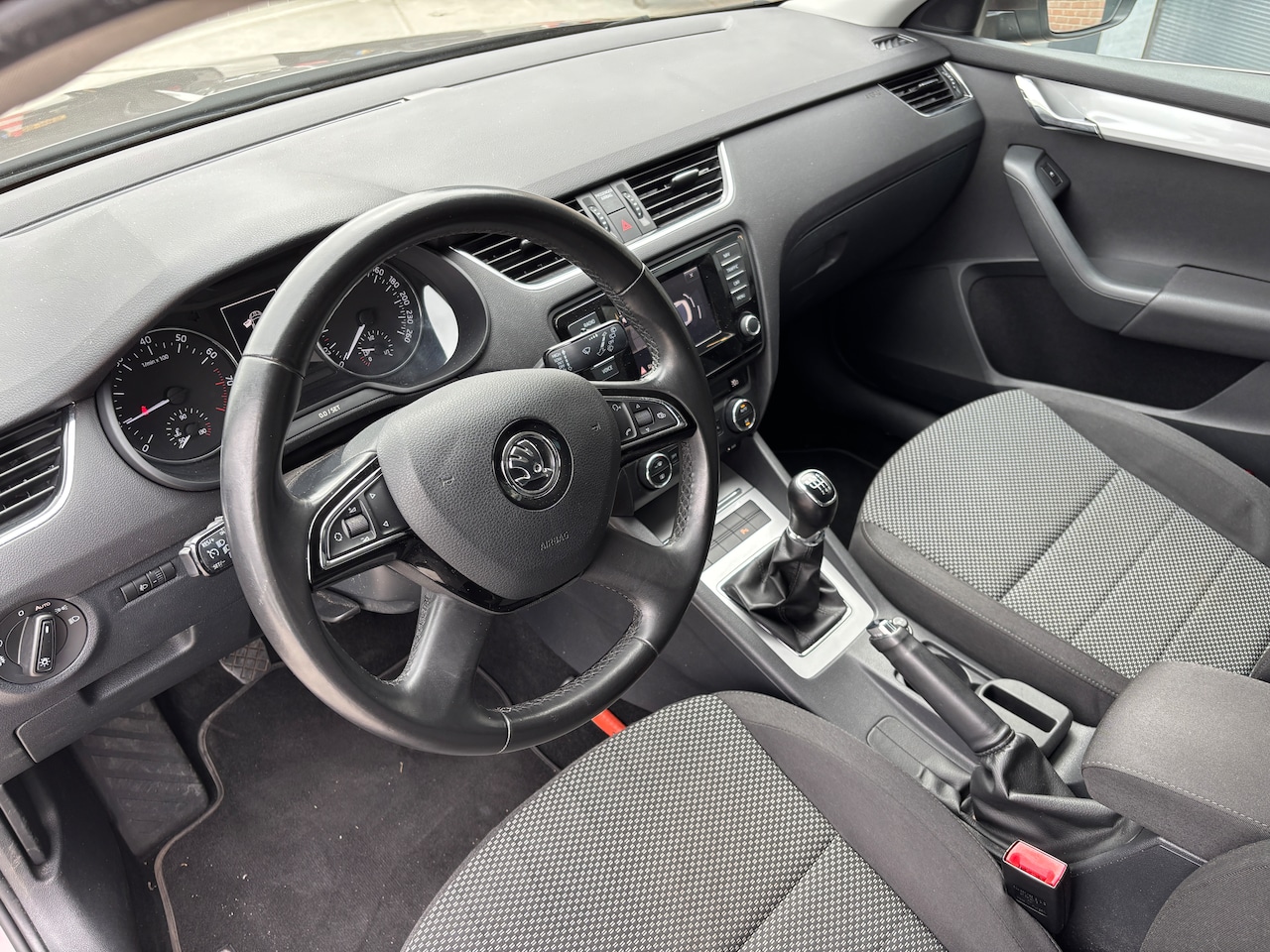 Skoda Octavia - 1.2 TSI Greentech Ambition Businessline | Org-NL auto. Navi. Clima. Cruise. Onderhouden. Etc.