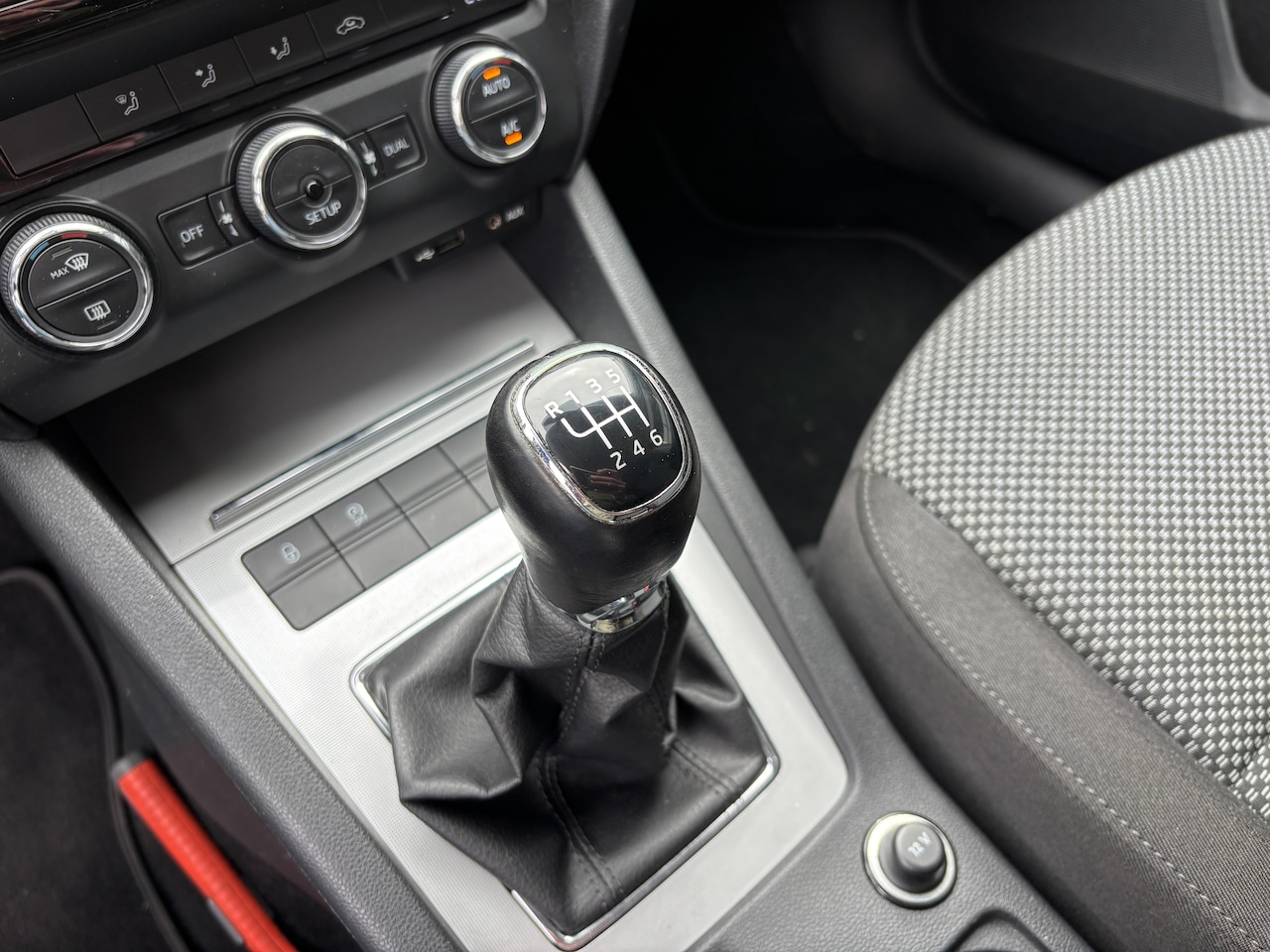 Skoda Octavia - 1.2 TSI Greentech Ambition Businessline | Org-NL auto. Navi. Clima. Cruise. Onderhouden. Etc.