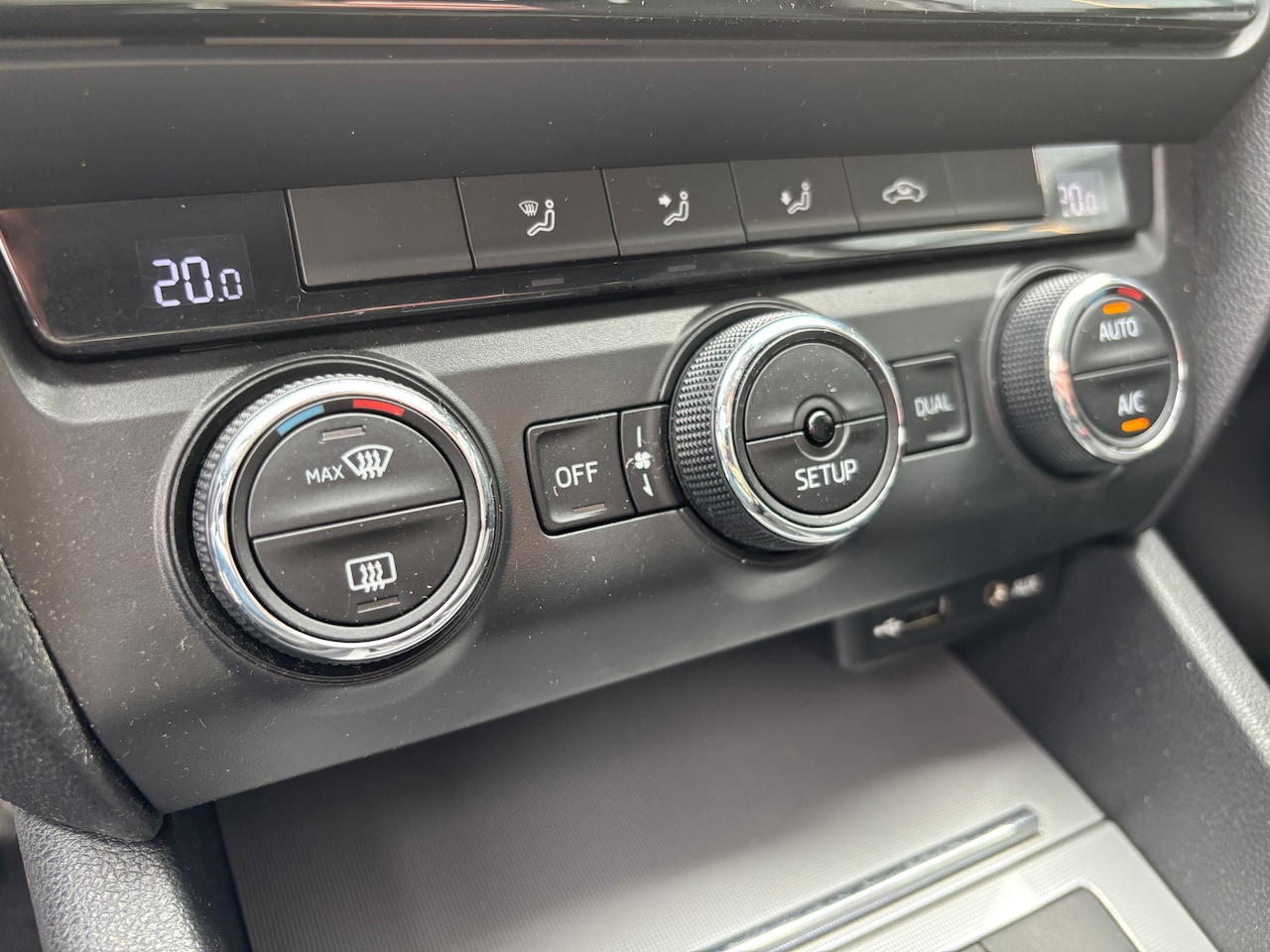 Skoda Octavia - 1.2 TSI Greentech Ambition Businessline | Org-NL auto. Navi. Clima. Cruise. Onderhouden. Etc.