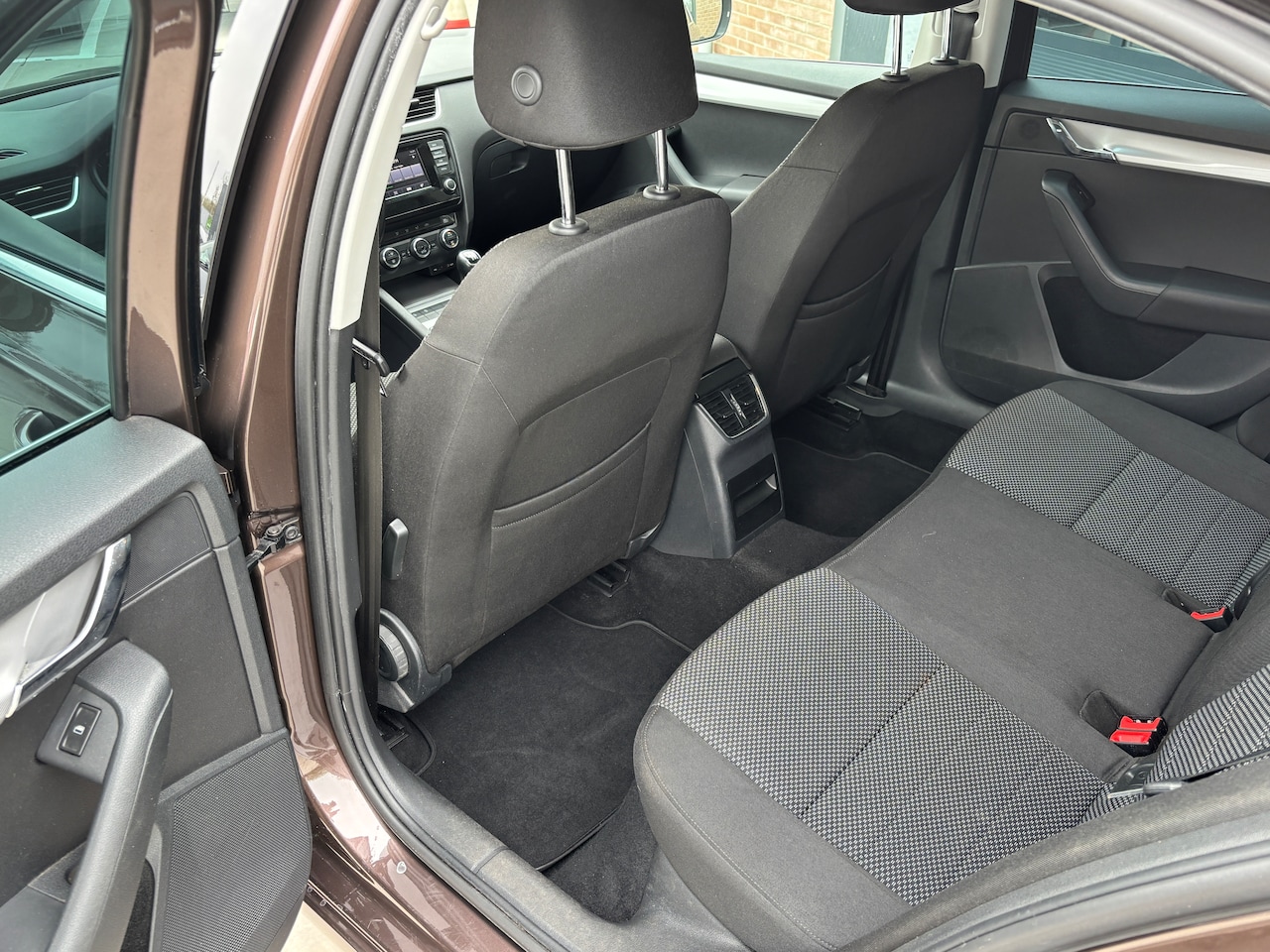 Skoda Octavia - 1.2 TSI Greentech Ambition Businessline | Org-NL auto. Navi. Clima. Cruise. Onderhouden. Etc.