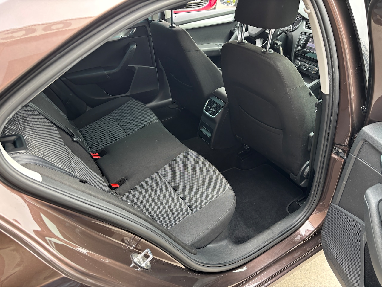 Skoda Octavia - 1.2 TSI Greentech Ambition Businessline | Org-NL auto. Navi. Clima. Cruise. Onderhouden. Etc.