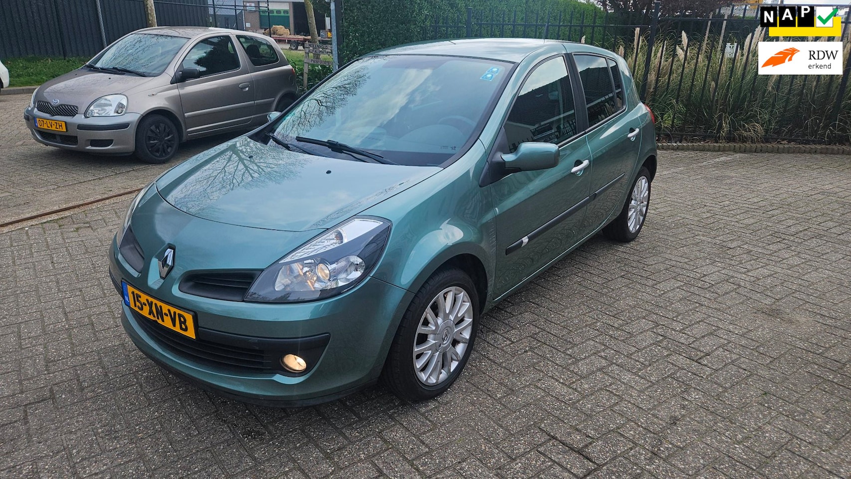 Renault Clio - 1.4-16V PACK-LOOK UITV./AIRCO/ CRUISE-CONTR./ - AutoWereld.nl