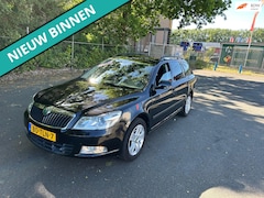 Skoda Octavia Combi - 1.2 TSI Ambition Business Line NETTE AUTO RIJDT EN SCHAKELT GOED