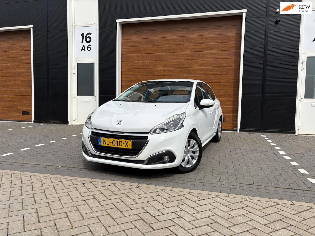 Peugeot 208 - 1.2 PureTech Blue Lion 1.2 PureTech Blue Lion - AutoWereld.nl