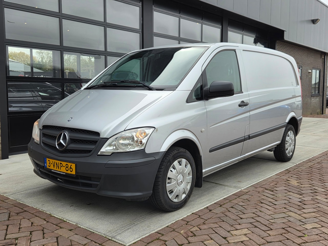 Mercedes-Benz Vito - 110 CDI 320 Lang DC Standaard | Airco - AutoWereld.nl