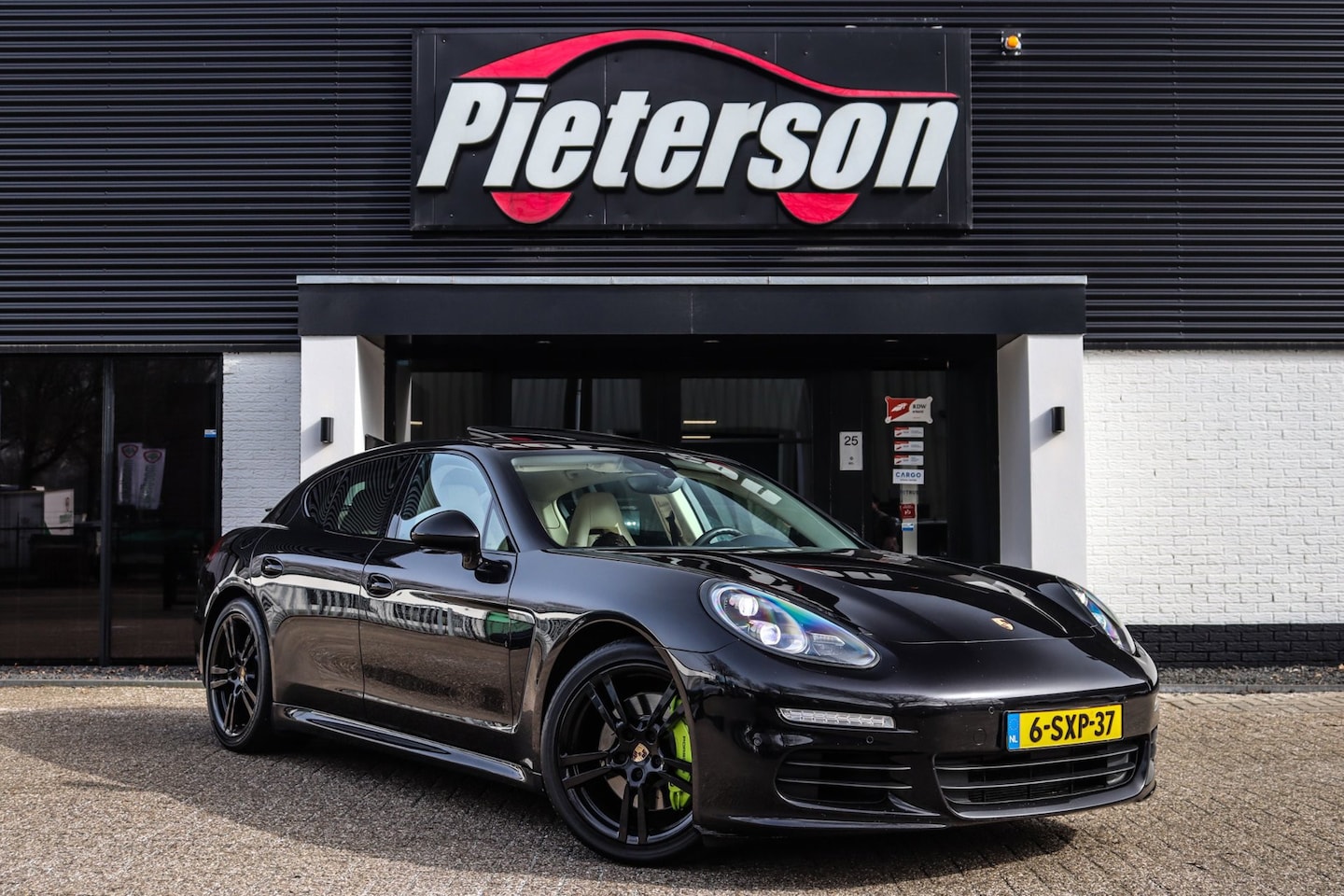 Porsche Panamera - 3.0 S E-Hybrid FACELIFT SPORT CHRONO PANO - AutoWereld.nl