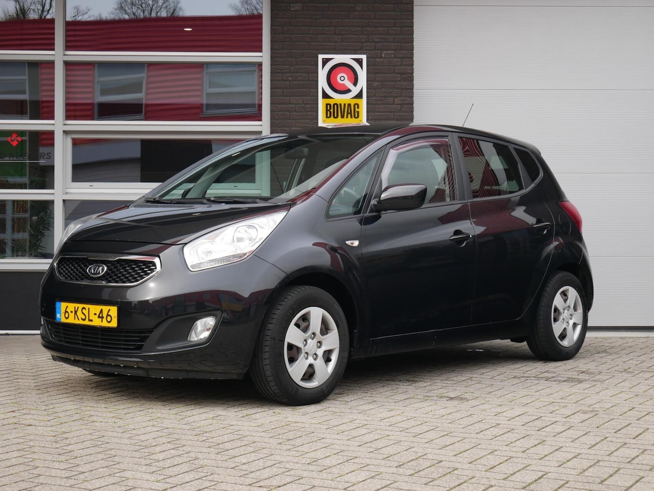 Kia Venga - 1.4 CVVT ExecutiveLine NL Auto| 1e Eigenaar| Trekhaak| Navi+BT - AutoWereld.nl