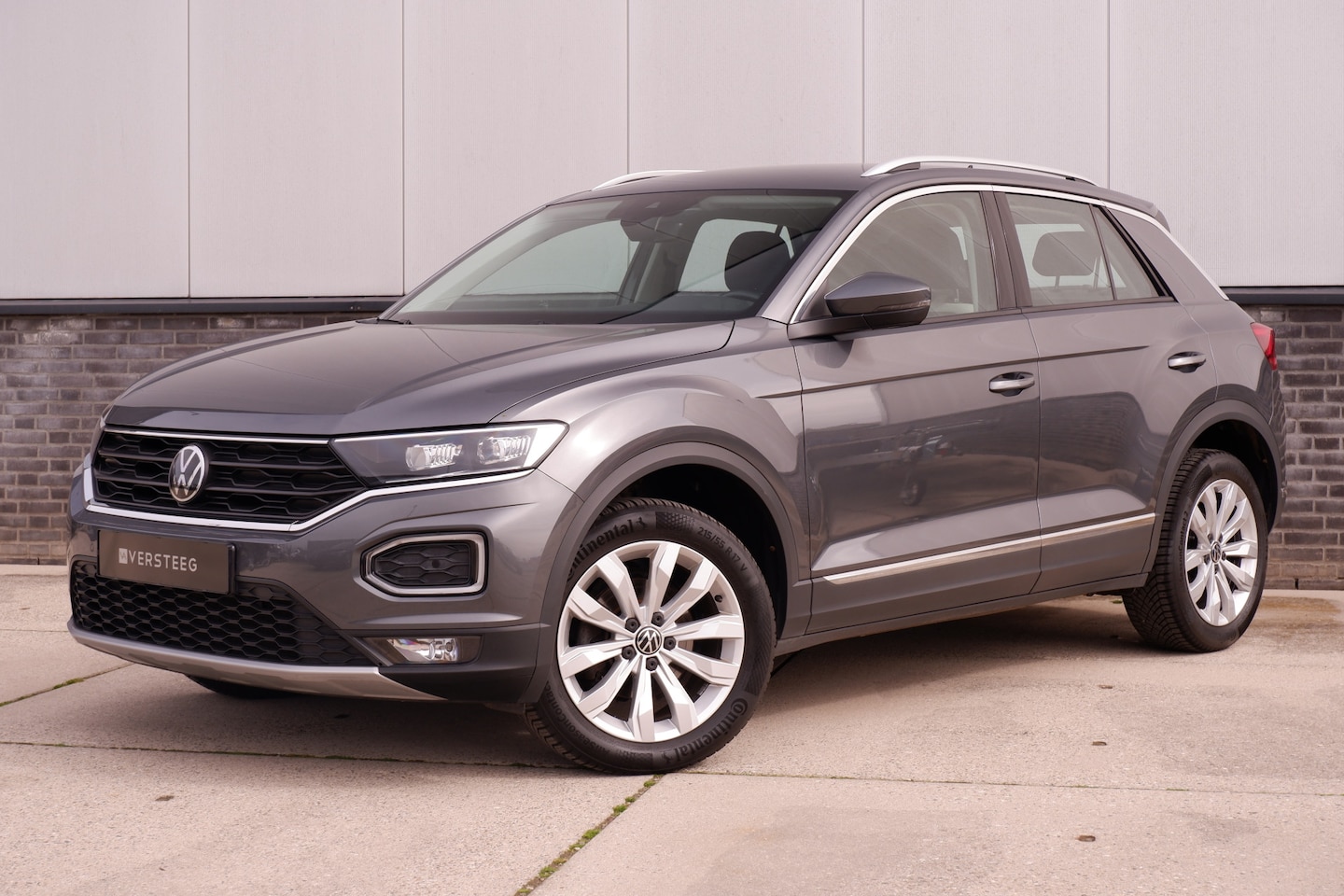 Volkswagen T-Roc - 1.5 TSI Sport LED | Trekhaak | Carplay | Camera | Virtual Cockpit | PDC - AutoWereld.nl