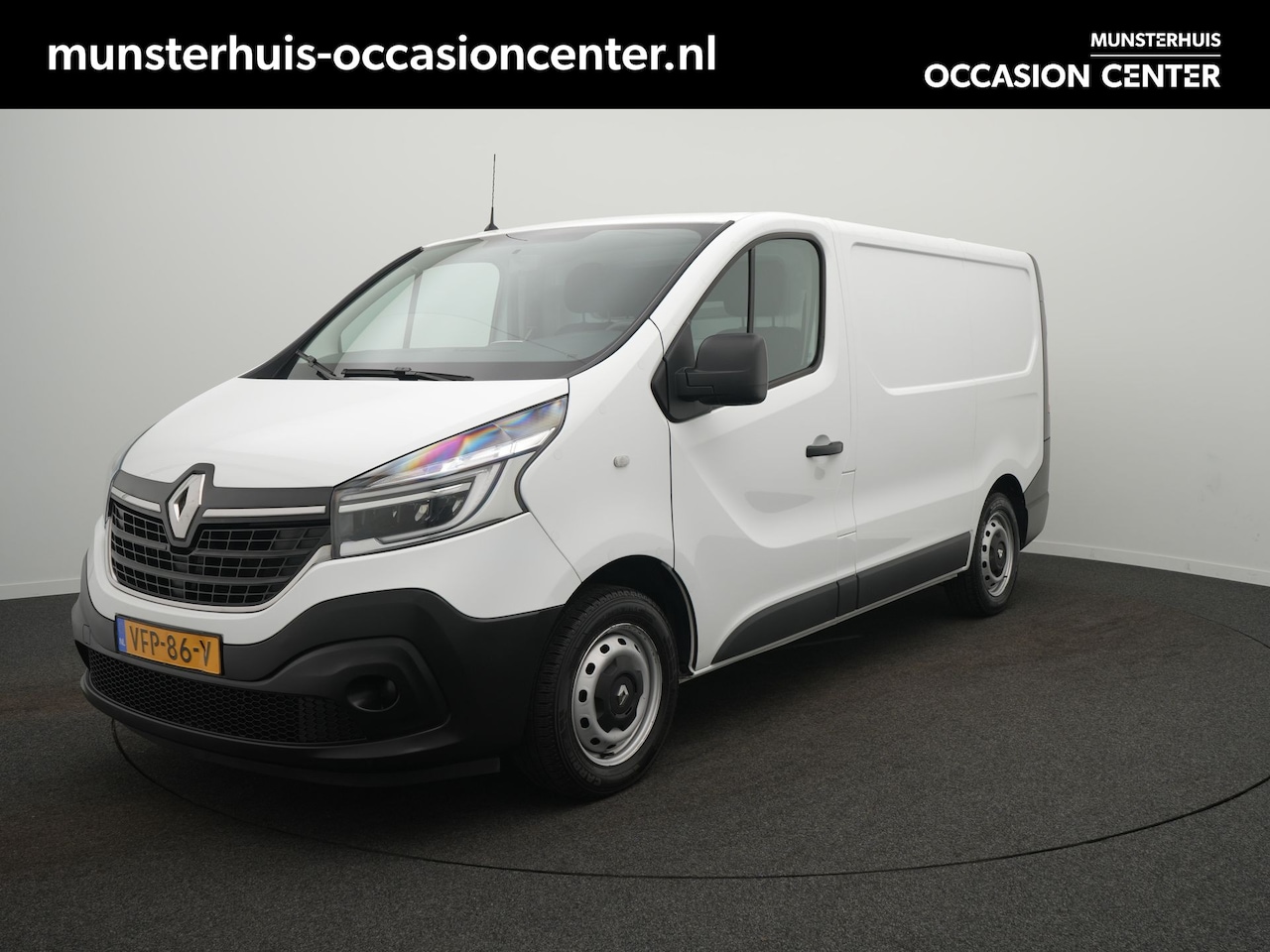 Renault Trafic - 2.0 dCi 120 T29 L1H1 Comfort - Complete Kastinrichting! - Airco - DAB - Trekhaak - AutoWereld.nl