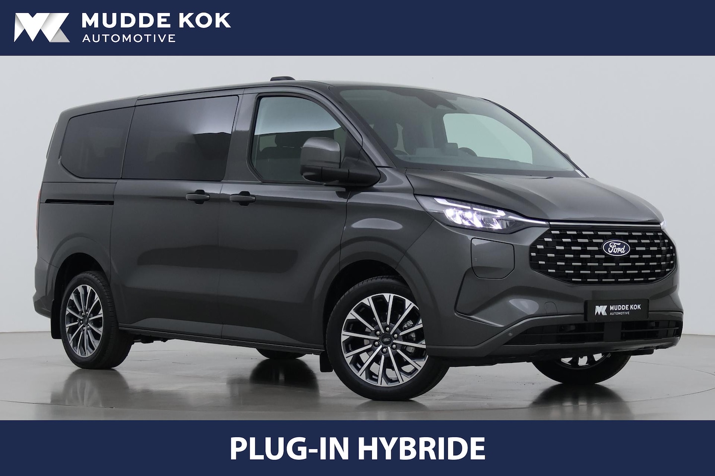 Ford Transit Custom Tourneo - 340 2.5 PHEV L1H1 Titanium X | 8P | Panoramadak | ACC | Elektrische Schuifdeuren | Trekhaa - AutoWereld.nl