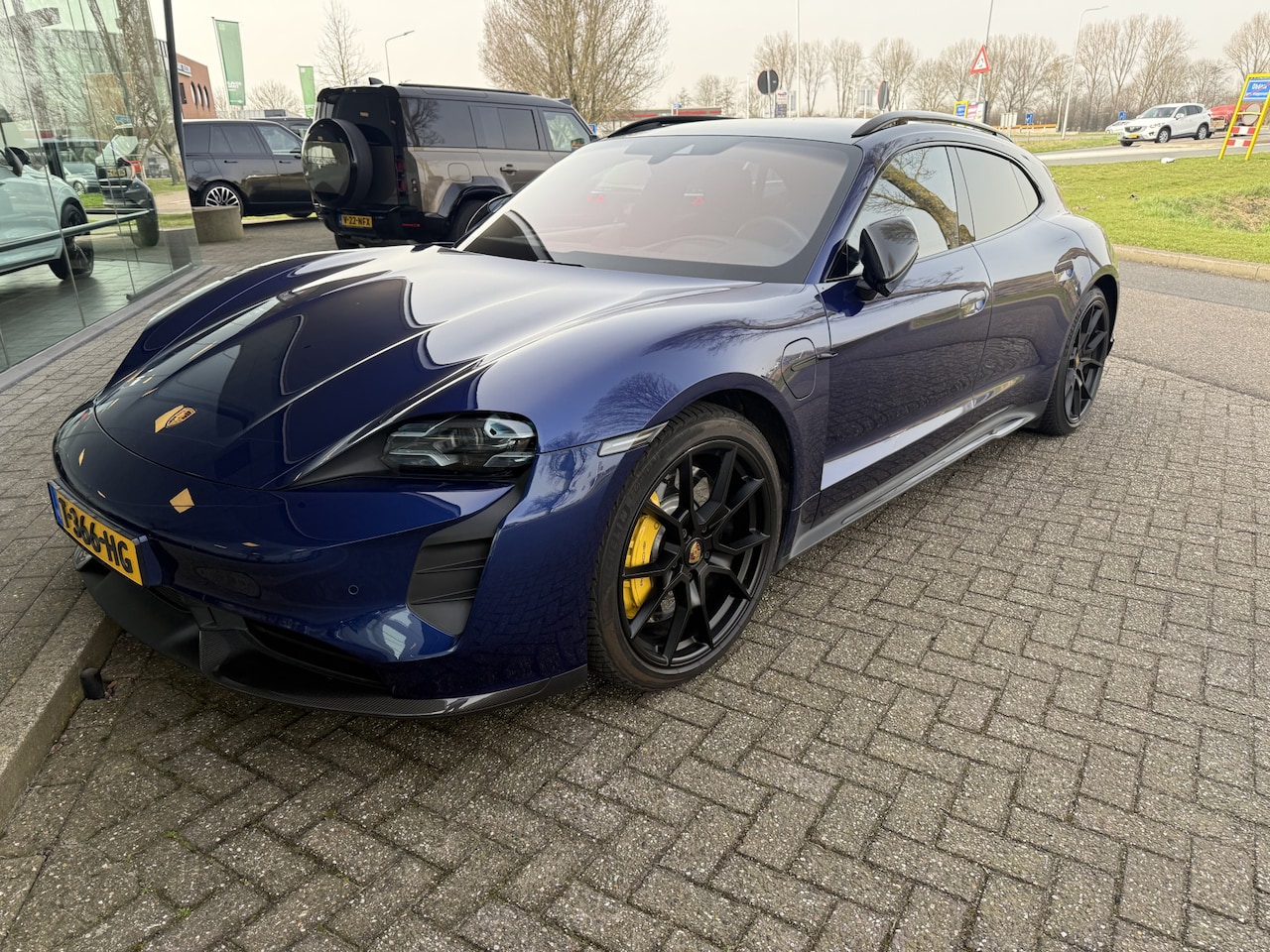 Porsche Taycan Sport Turismo - GTS 93 kWh ** Carbon ** PCCB ** NP 198K ** NL auto!! - AutoWereld.nl