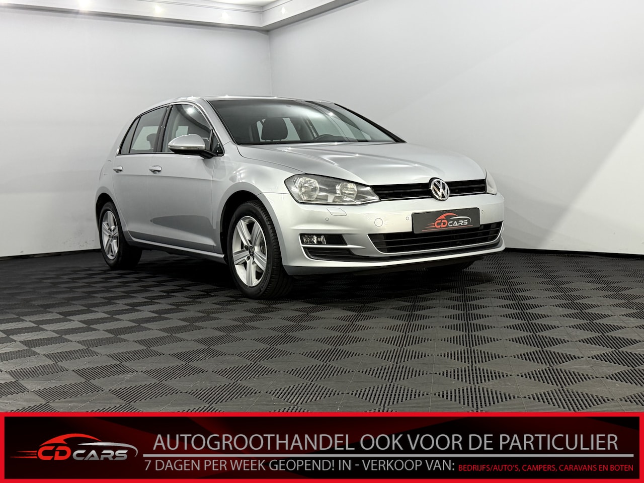 Volkswagen Golf - 1.2 TSI CUP Edition Airco, Cruise control, Parkeersensoren, Lichtmetalen velgen, Stoelverw - AutoWereld.nl