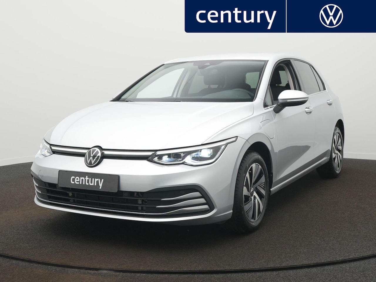 Volkswagen Golf - 1.4 eHybrid Style Automaat - LED - Navigatie - Camera - Side Assist - Ergo-Active bestuurd - AutoWereld.nl
