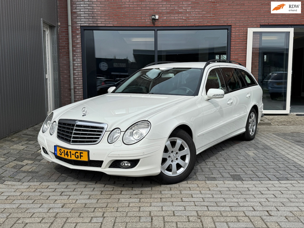 Mercedes-Benz E-klasse Estate - 320 CDI Classic 4-Matic | V6 | Trekhaak | Leer | - AutoWereld.nl