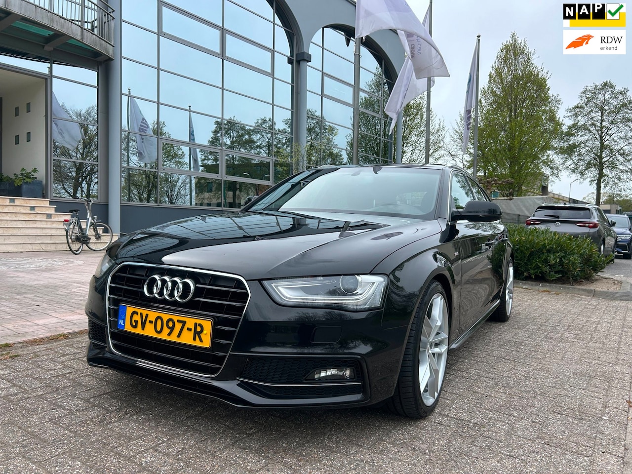 Audi A4 Avant - 2.0 TDI S Line aut ,panod,19 inch,half leder,1eigenaar - AutoWereld.nl