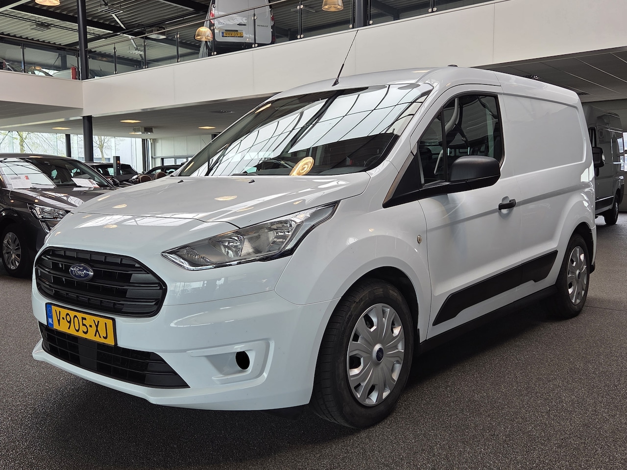 Ford Transit Connect - 1.5 EcoBlue L1 Trend / 3-Zits / Carplay / Trekhaak / Camera - AutoWereld.nl