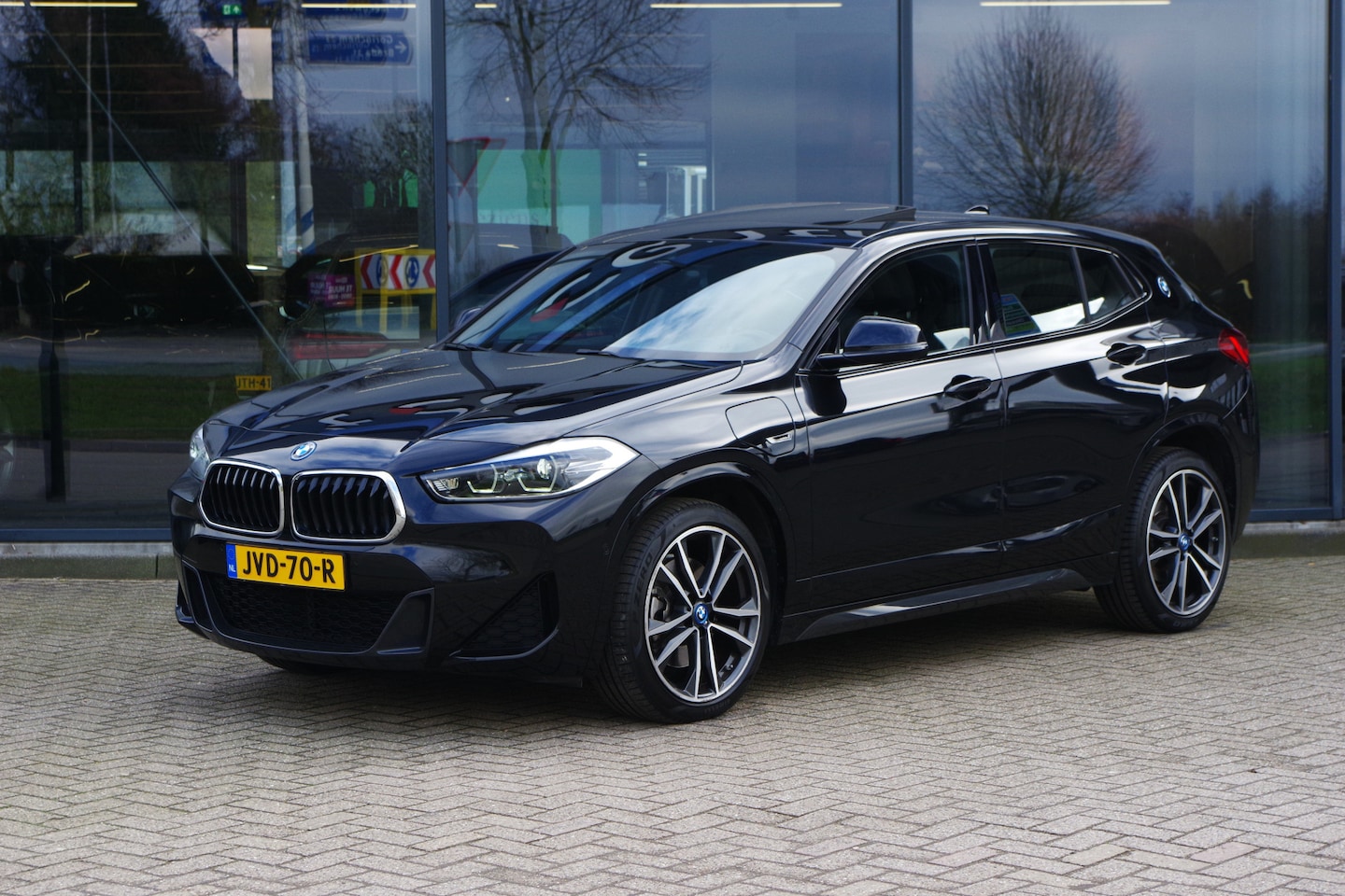 BMW X2 - xDrive25e 220 PK High Executive M-Sport PHEV, Panoramadak, LED, Camera - AutoWereld.nl