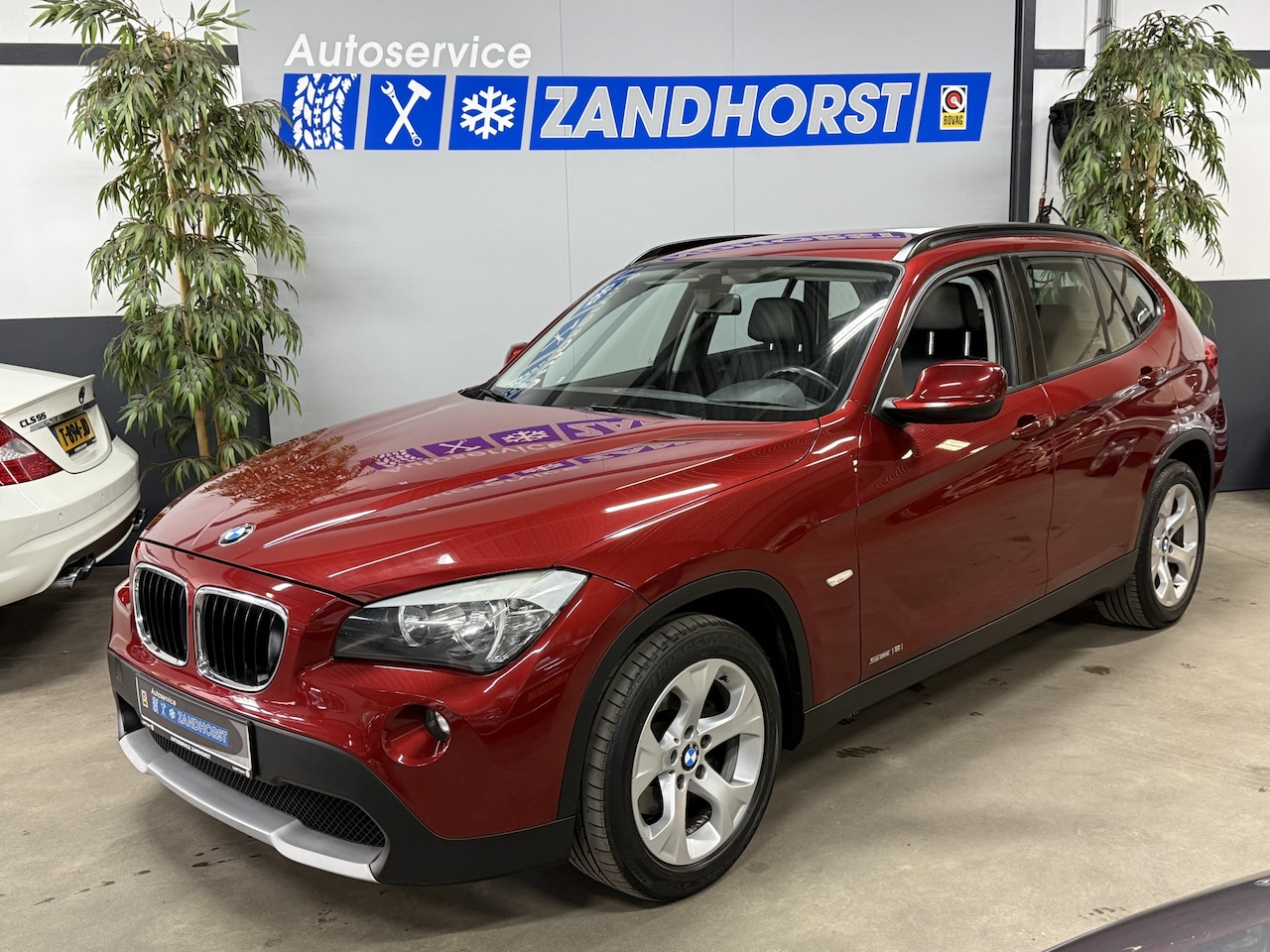 BMW X1 - sDrive18i Executive // Autom // Leer // Ecc // Cruise - AutoWereld.nl