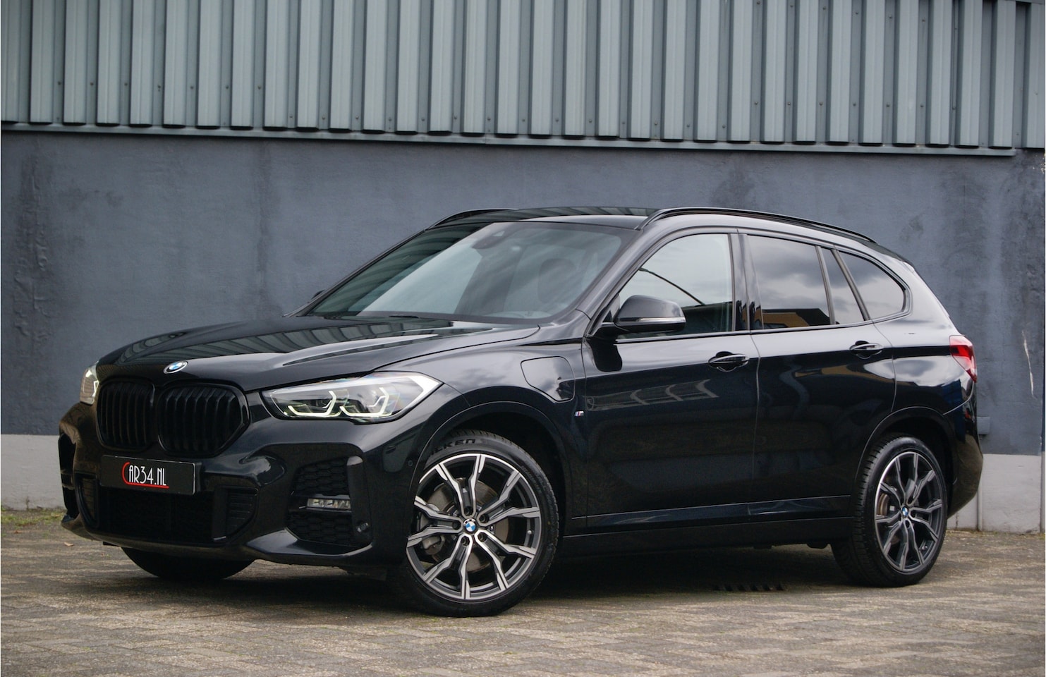 BMW X1 - xDrive25e 220PK M-Sport Aut Shadow/Navi/Camera/HIFI/Stoelverwarming/Leer - AutoWereld.nl