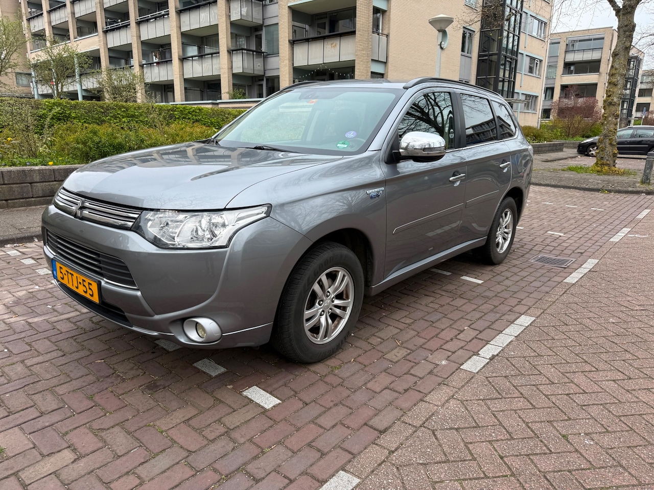 Mitsubishi Outlander - 2.0 PHEV Business Edition HYBRID - AutoWereld.nl