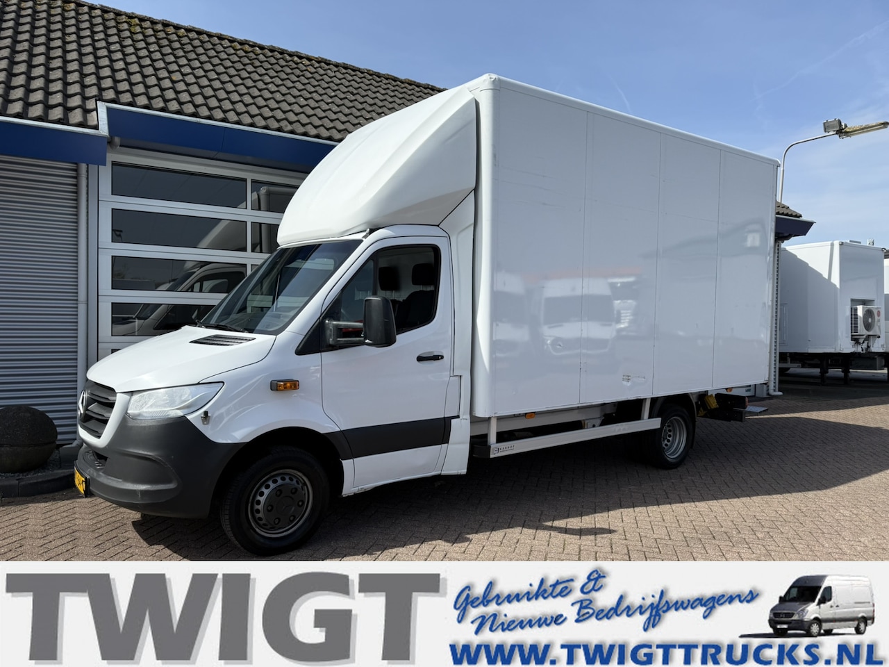 Mercedes-Benz Sprinter - 516 CDI Bakwagen Euro 6/MBUX 7 - AutoWereld.nl