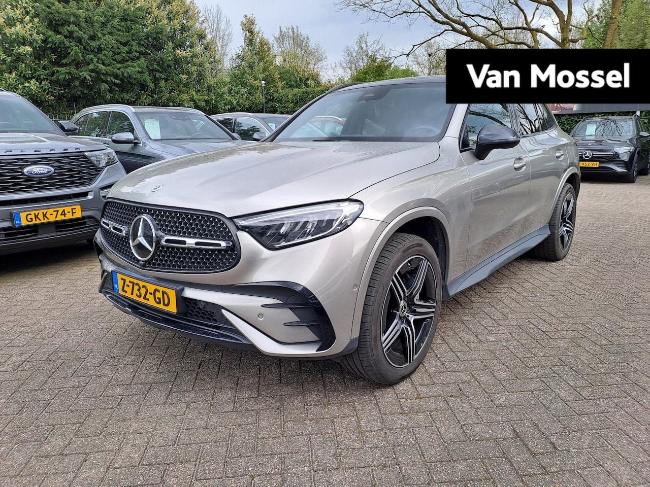 Mercedes-Benz GLC-klasse - 300e 4MATIC AMG Line | PANO-SCHUIFDAK | BURMESTER AUDIO | CAMERA | LEER | TREKHAAK - AutoWereld.nl