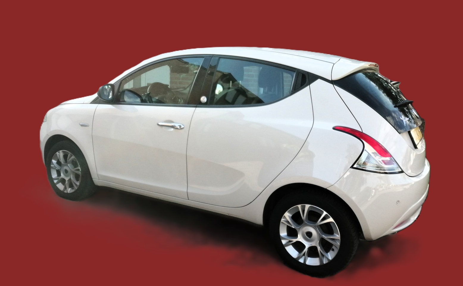 Lancia Y(psilon) - 0.9 TwinAir Opening Edition Er kan ook handmatig geschakeld worden, 85 PK, verbruik 4,1 l/100km - AutoWereld.nl