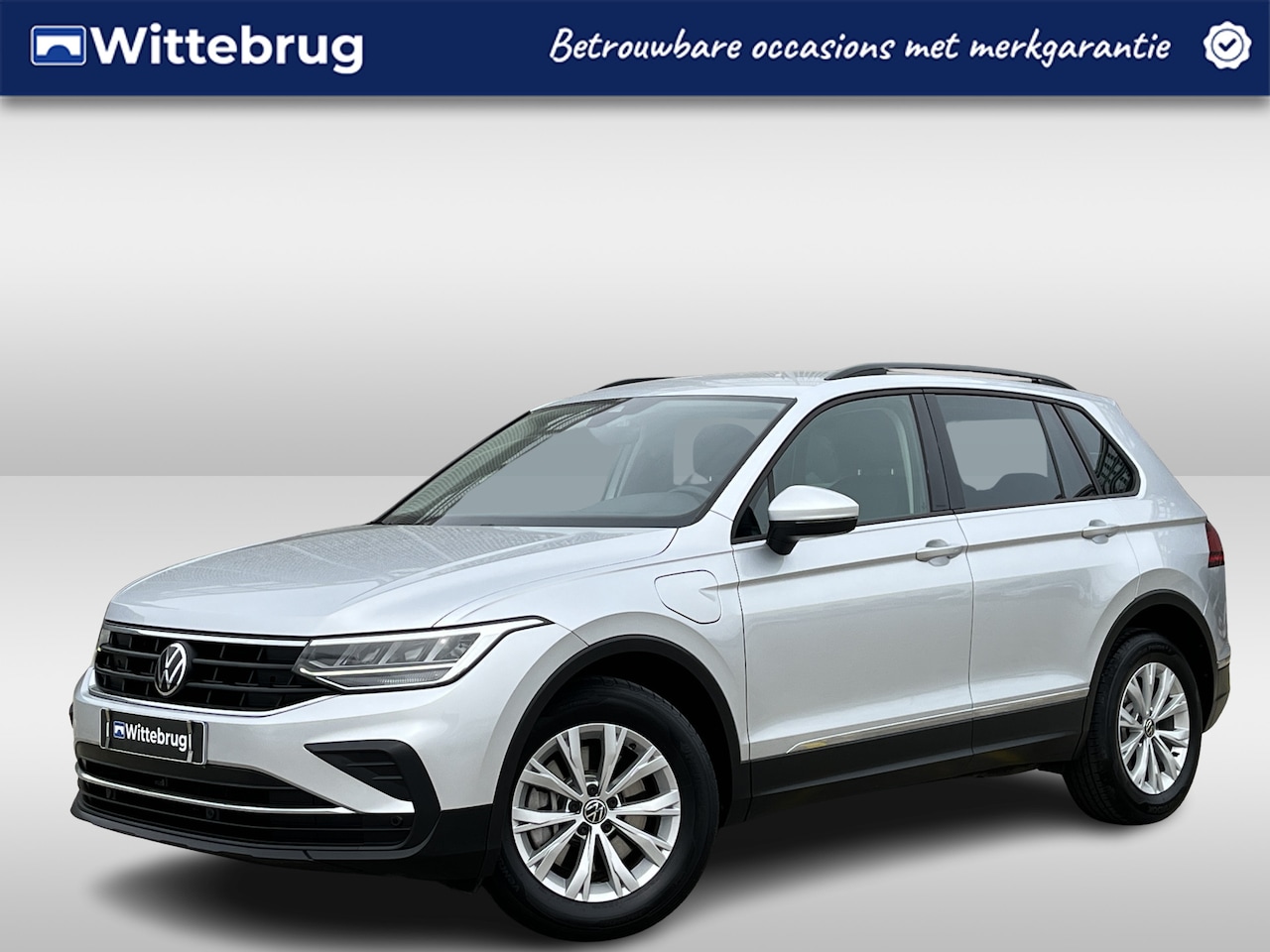 Volkswagen Tiguan - 1.4 TSI eHybrid 245PK Life / Digitale Cockpit / Elektrische Achterklep / Achteruitrijcamer - AutoWereld.nl