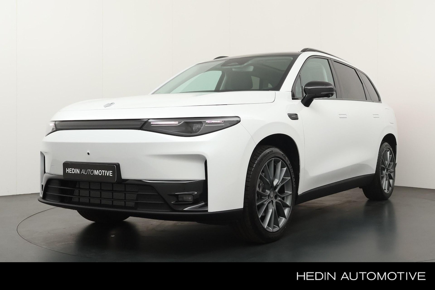 Leapmotor C10 - REEV Design 28.4 kWh 215pk | Navigatie | Camera | Adap. cruise control | Panoramadak | Lic - AutoWereld.nl